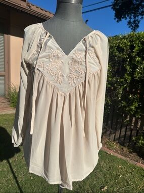 Sundance Cream Embroidered Peasant Blouse